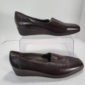 Munro American Womens 9.5 Brown Slip On Leather Wedge Shoes Dress Loafer Mature